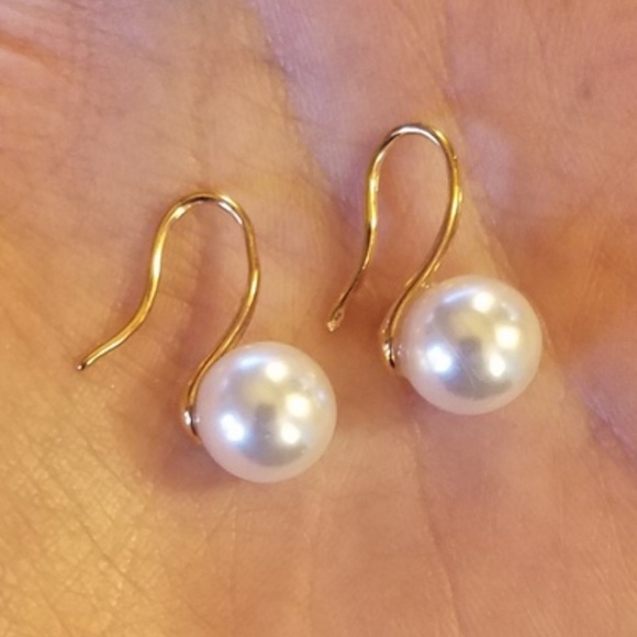 NWOT Stunning Pearl Drop Earrings - Picture 2 of 3